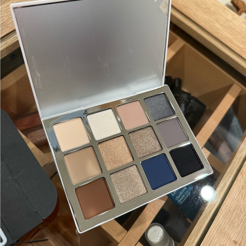 Makeup By Mario Glam Eyeshadow Palette Moonlight with Cream, Gold, and Blue NEW